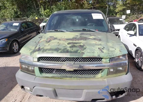 2002 Chevrolet Avalanche 1500 из США, поврежденный, VIN 3GNEK13T12G279430